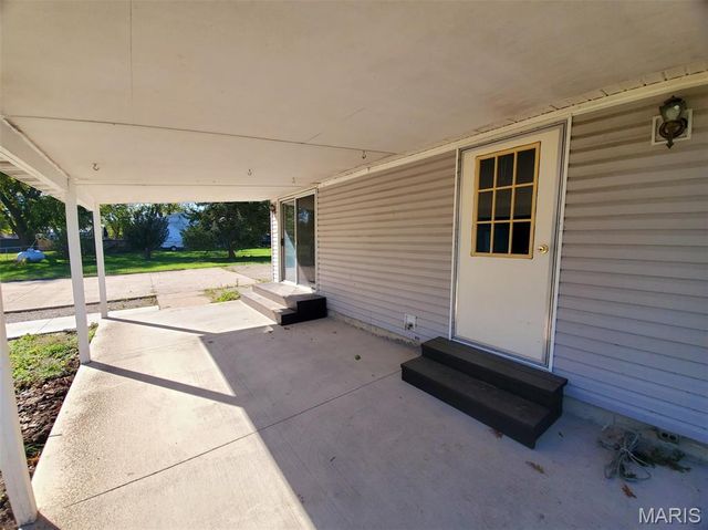 1093 N Cleveland Street, Kahoka, MO 63445