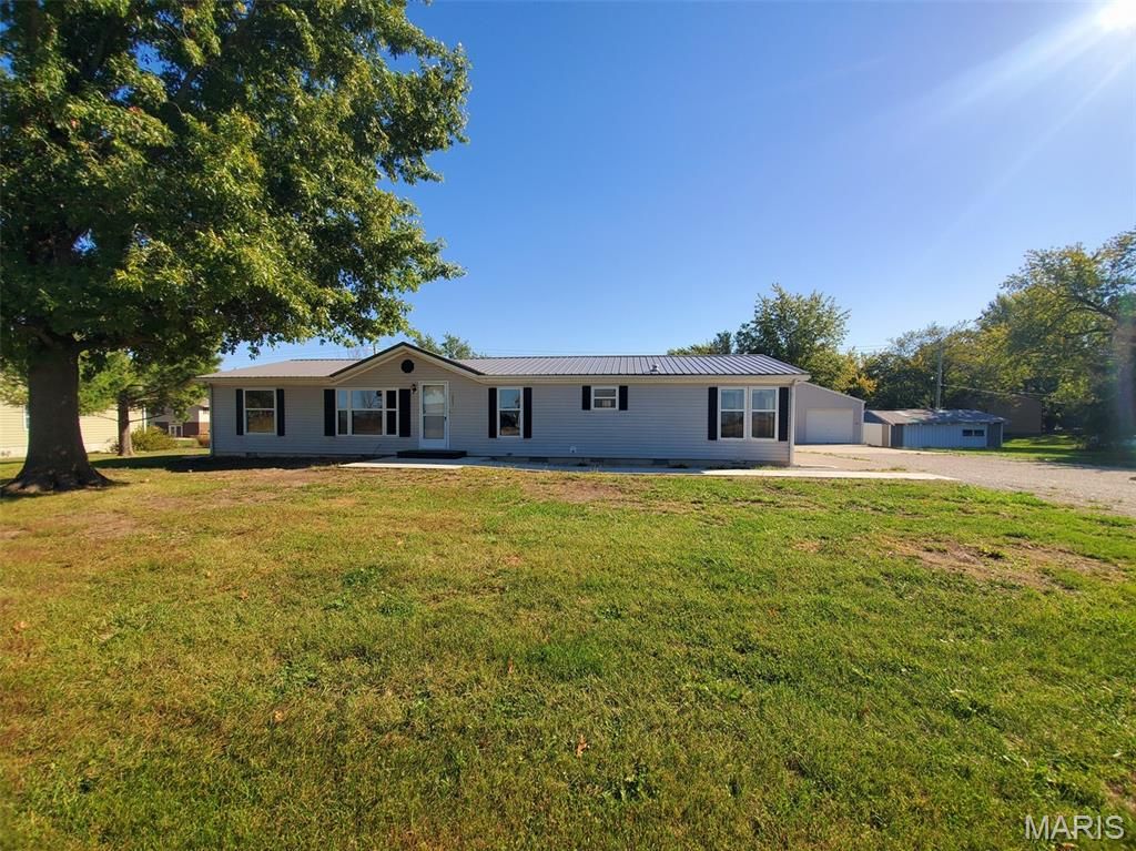1093 N Cleveland Street, Kahoka, MO 63445