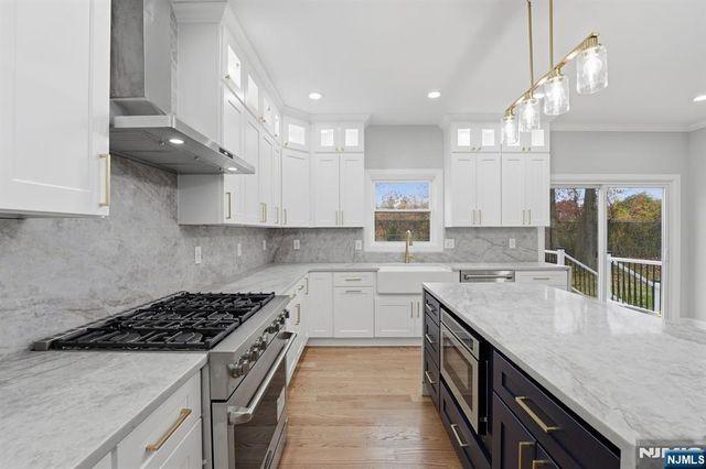 20 Barnsdale Road, Wayne, NJ 07470