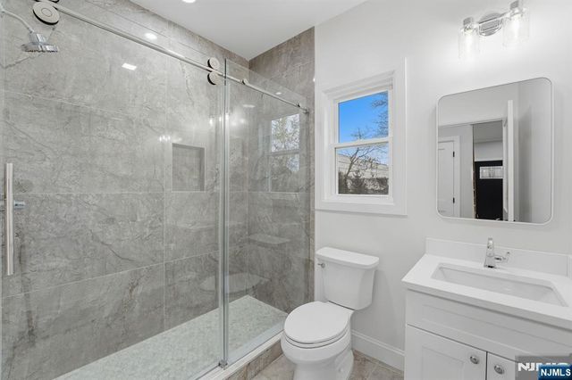 20 Barnsdale Road, Wayne, NJ 07470