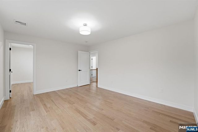 20 Barnsdale Road, Wayne, NJ 07470