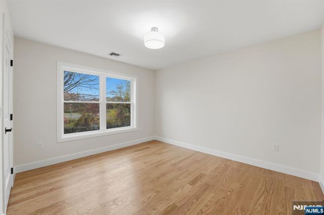 20 Barnsdale Road, Wayne, NJ 07470