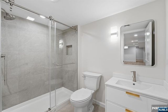 20 Barnsdale Road, Wayne, NJ 07470