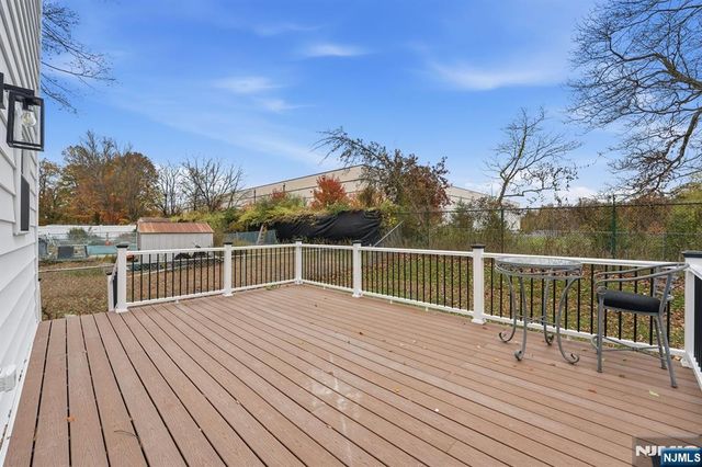 20 Barnsdale Road, Wayne, NJ 07470