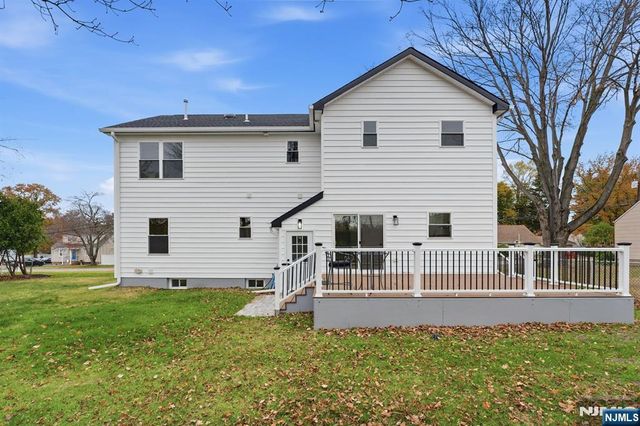 20 Barnsdale Road, Wayne, NJ 07470