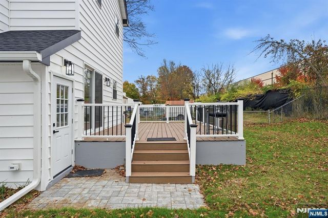 20 Barnsdale Road, Wayne, NJ 07470