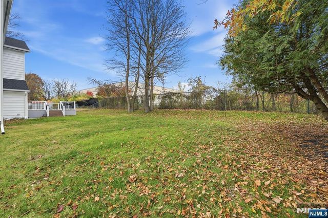 20 Barnsdale Road, Wayne, NJ 07470