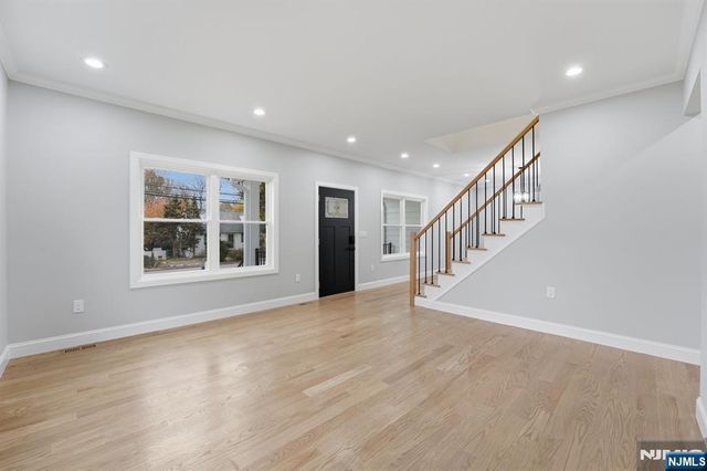 20 Barnsdale Road, Wayne, NJ 07470