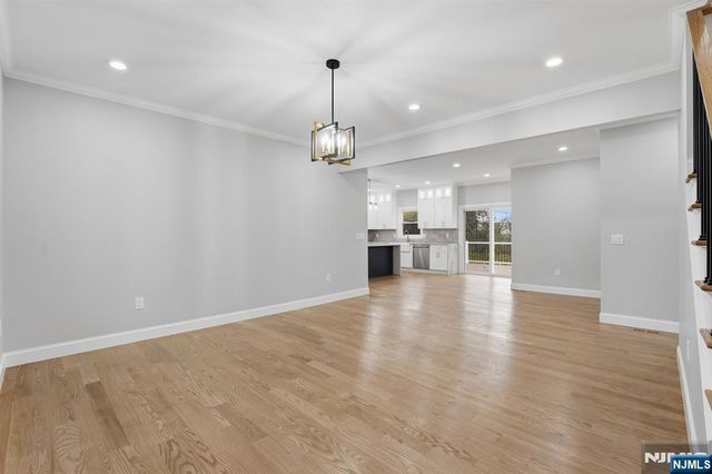 20 Barnsdale Road, Wayne, NJ 07470