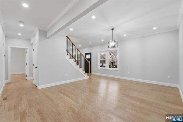 20 Barnsdale Road, Wayne, NJ 07470