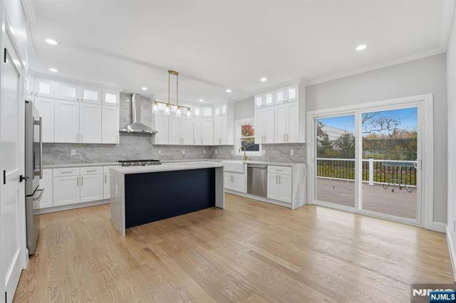 20 Barnsdale Road, Wayne, NJ 07470