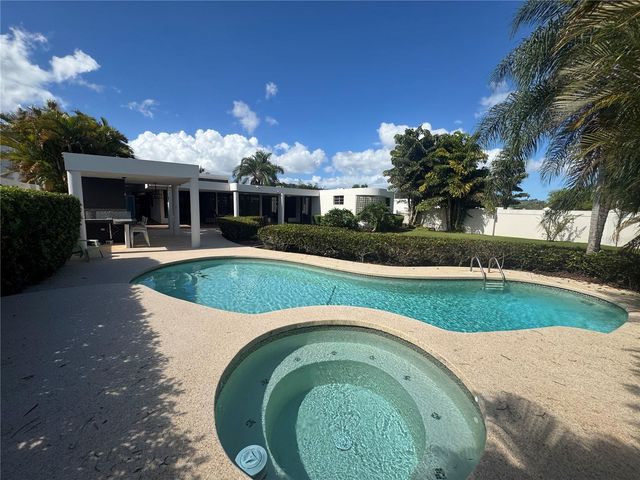 F9 SAN ESTEBAN, Caguas, PR 00725