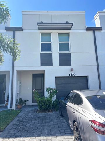 2410 SE Tarvest Way, Stuart, FL 34997