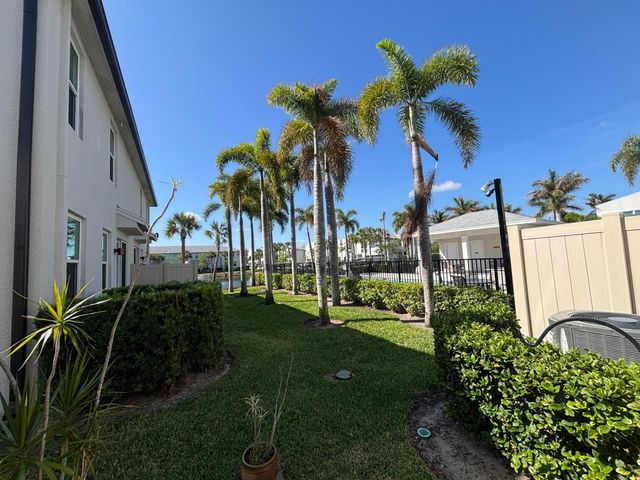 2410 SE Tarvest Way, Stuart, FL 34997