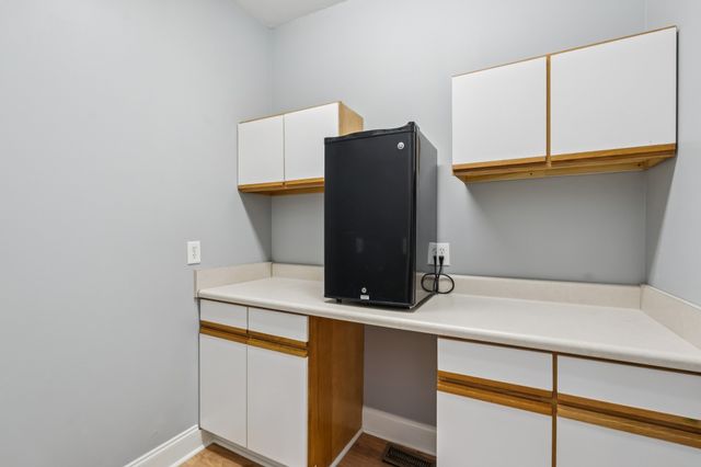 2356 Saint Andrews Dr, Murfreesboro, TN 37128