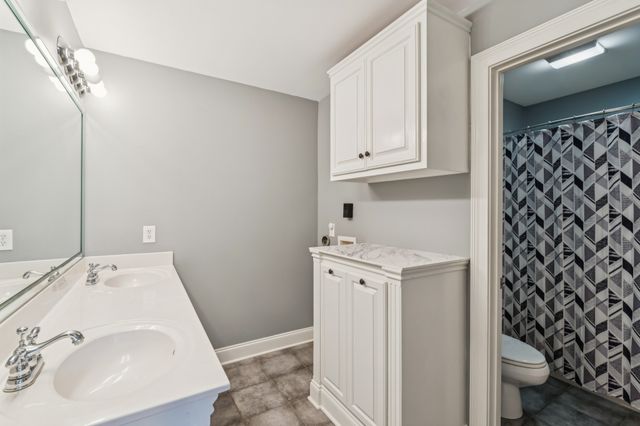 2356 Saint Andrews Dr, Murfreesboro, TN 37128