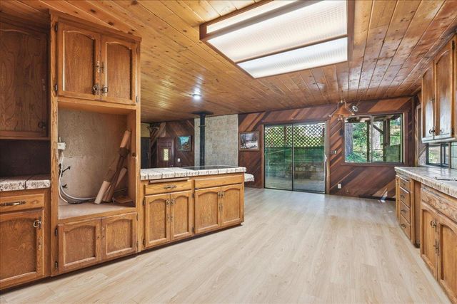 5686 Pony Express Trl, Pollock Pines, CA 95726