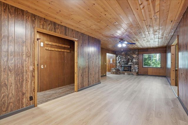 5686 Pony Express Trl, Pollock Pines, CA 95726