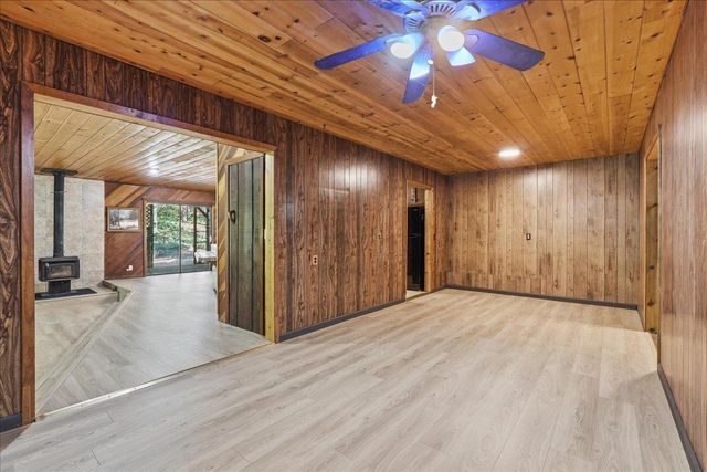 5686 Pony Express Trl, Pollock Pines, CA 95726