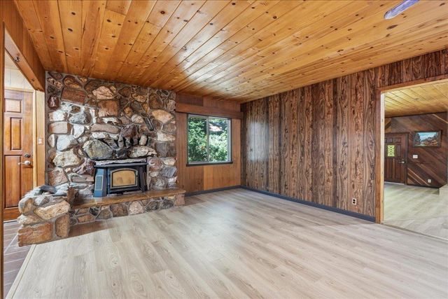 5686 Pony Express Trl, Pollock Pines, CA 95726