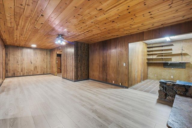 5686 Pony Express Trl, Pollock Pines, CA 95726