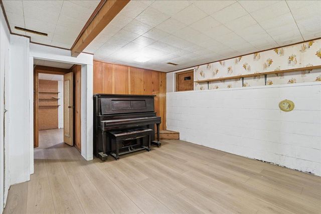 5686 Pony Express Trl, Pollock Pines, CA 95726
