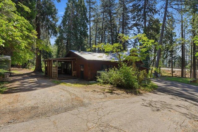 5686 Pony Express Trl, Pollock Pines, CA 95726