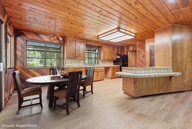 5686 Pony Express Trl, Pollock Pines, CA 95726