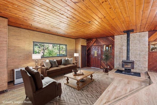 5686 Pony Express Trl, Pollock Pines, CA 95726