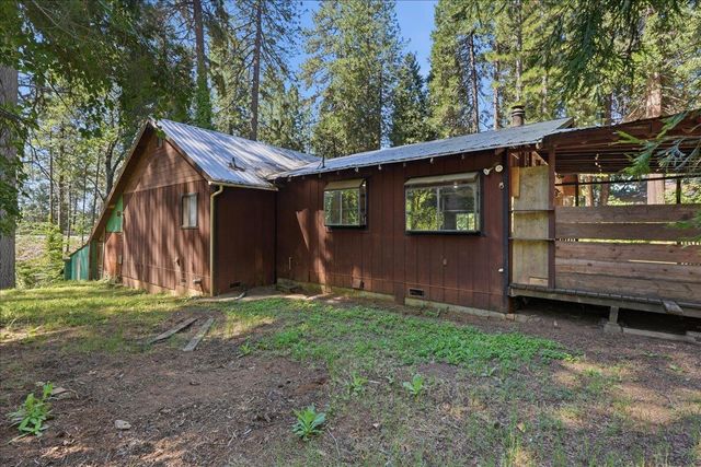 5686 Pony Express Trl, Pollock Pines, CA 95726