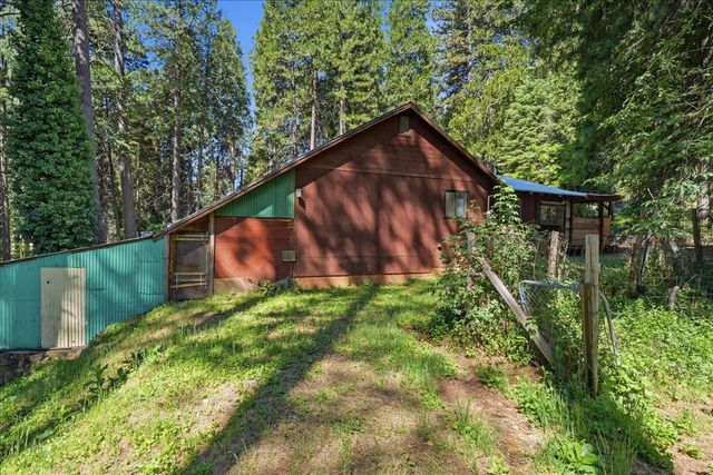 5686 Pony Express Trl, Pollock Pines, CA 95726