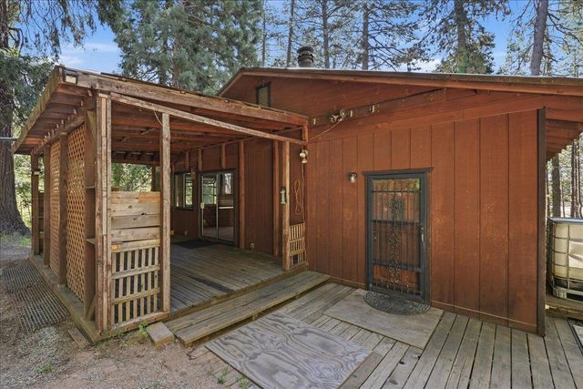 5686 Pony Express Trl, Pollock Pines, CA 95726