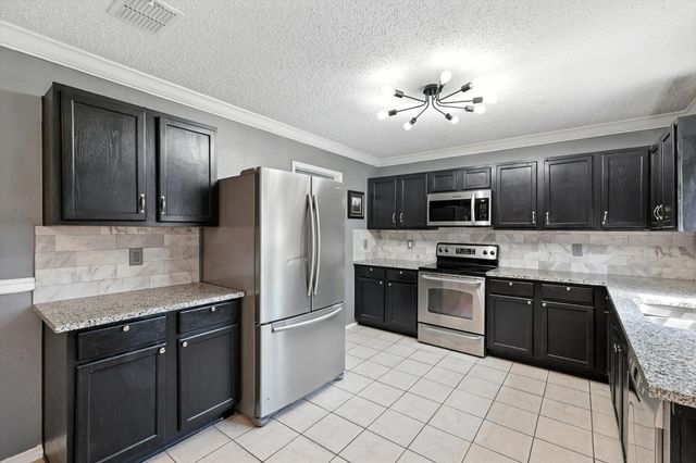 8113 Winding Stream Lane, Denton, TX 76210