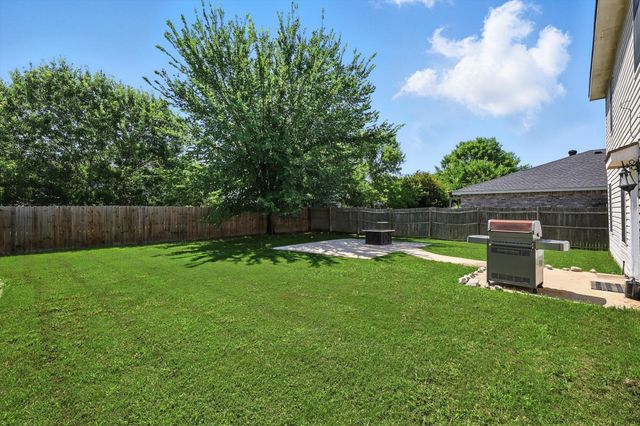 8113 Winding Stream Lane, Denton, TX 76210