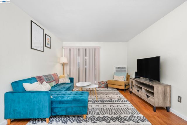 16006 E 14Th St 218, Ashland, CA 94578