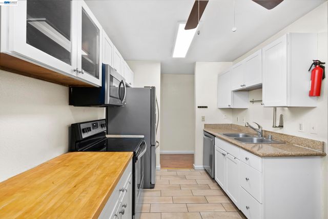 16006 E 14Th St 218, Ashland, CA 94578