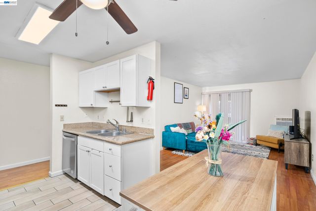 16006 E 14Th St 218, Ashland, CA 94578
