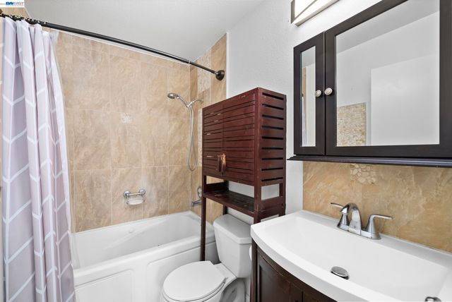16006 E 14Th St 218, Ashland, CA 94578