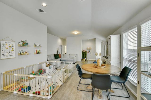 121 Crescent ST, Georgetown, TX 78626