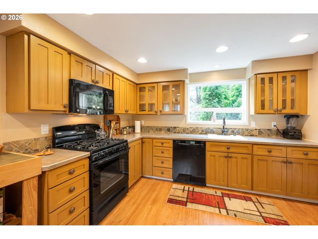 3008 Sw WILBARD St, Portland, OR 97219