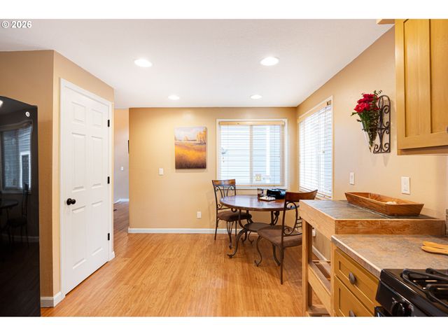 3008 Sw WILBARD St, Portland, OR 97219