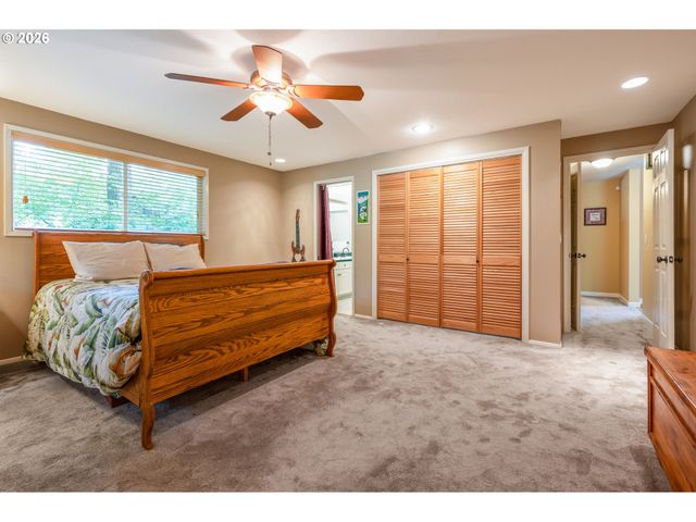 3008 Sw WILBARD St, Portland, OR 97219