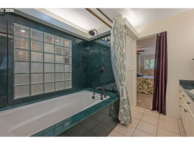 3008 Sw WILBARD St, Portland, OR 97219