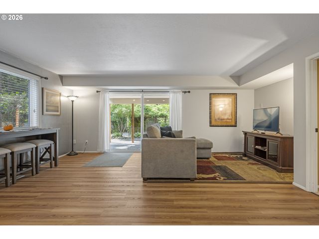 3008 Sw WILBARD St, Portland, OR 97219