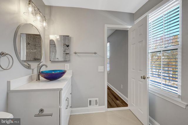 13416 WHALEY CT, Herndon, VA 20171