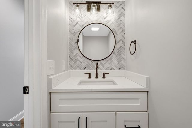 13416 WHALEY CT, Herndon, VA 20171