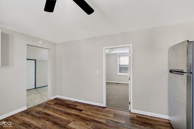 2107 S B Street, Elwood, IN 46036