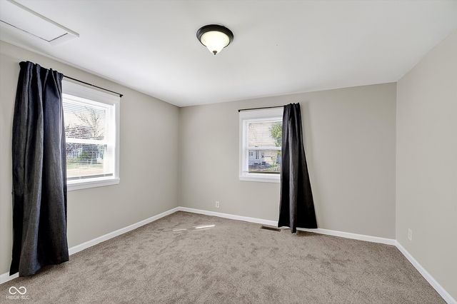 2107 S B Street, Elwood, IN 46036