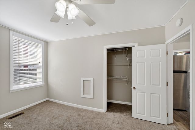 2107 S B Street, Elwood, IN 46036
