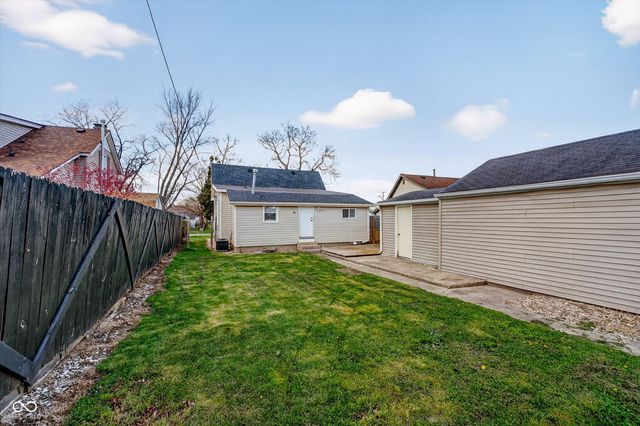 2107 S B Street, Elwood, IN 46036